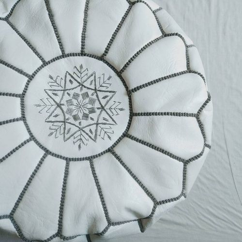 Handmade Moroccan Leather Pouf – White & Gray – detail view 3